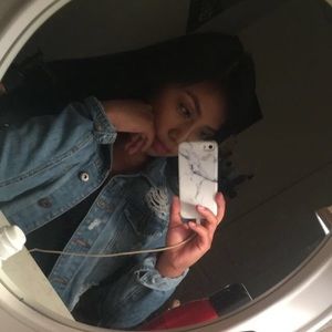 Meet your Posher, Elisa